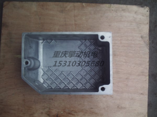 康明斯摇臂室盖 3010388