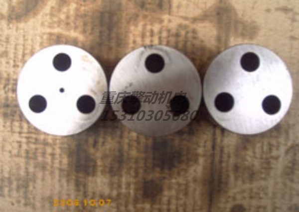 康明斯惰轮轴支架 3026166