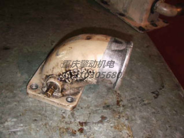 康明斯进气接头 3071336