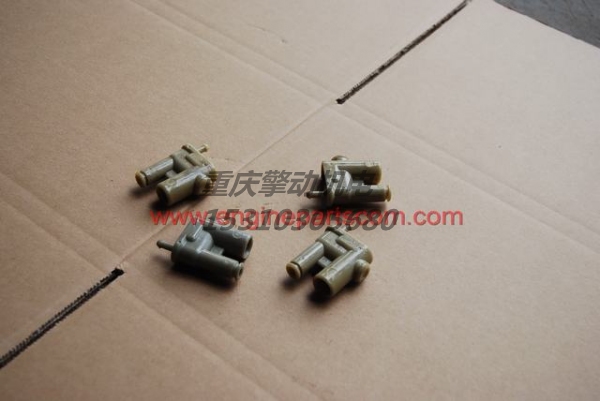 康明斯接头 3054260