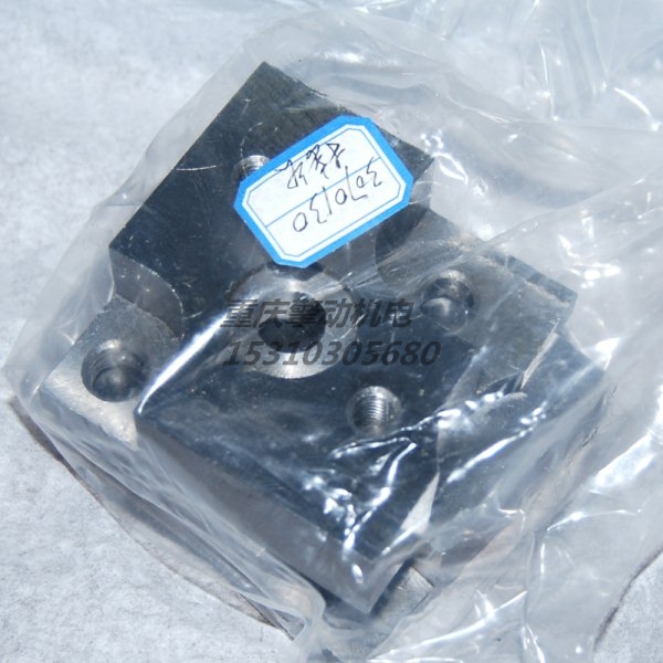 康明斯接头 3070130