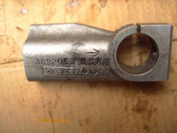 康明斯摇臂支座 3892653