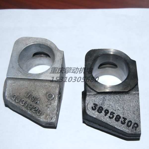 康明斯从动轴支架 3895830