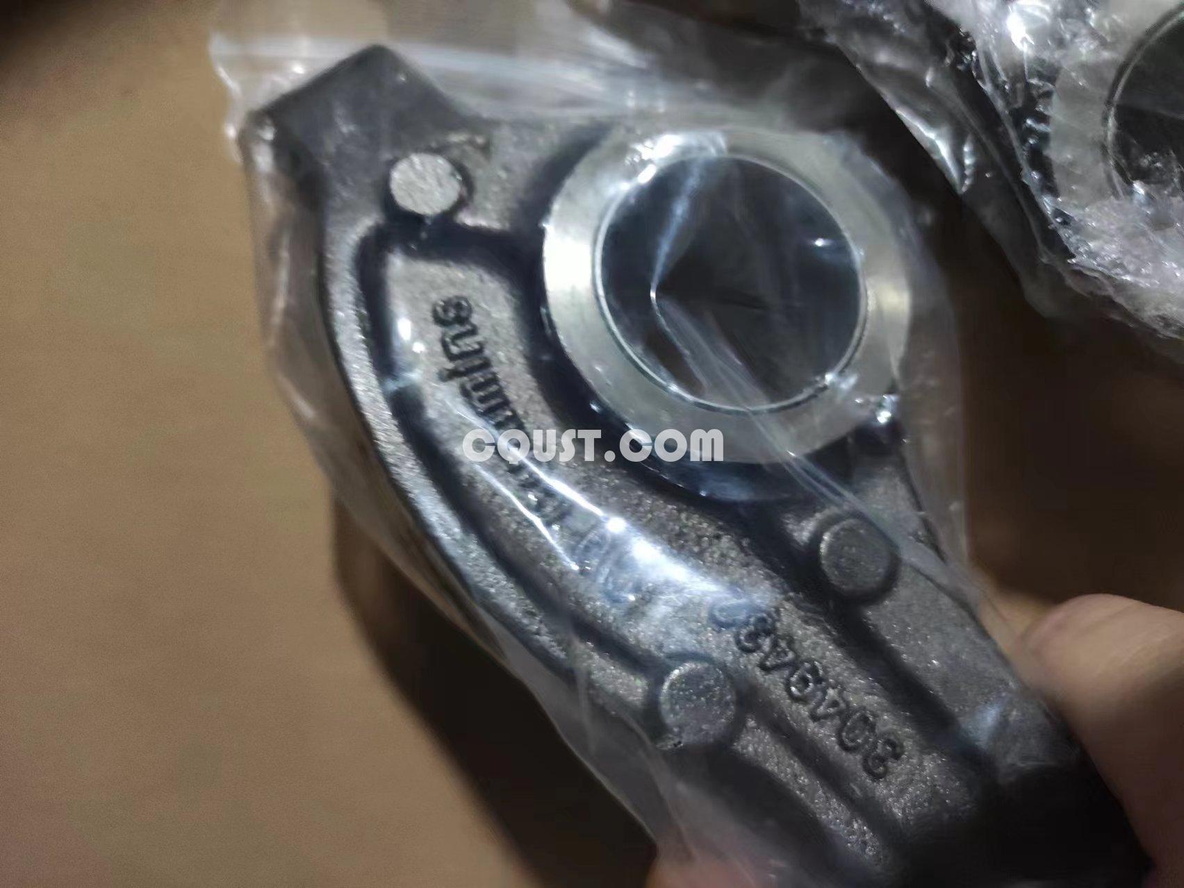 康明斯6C8.3发动机摇臂室，原厂配件3049432