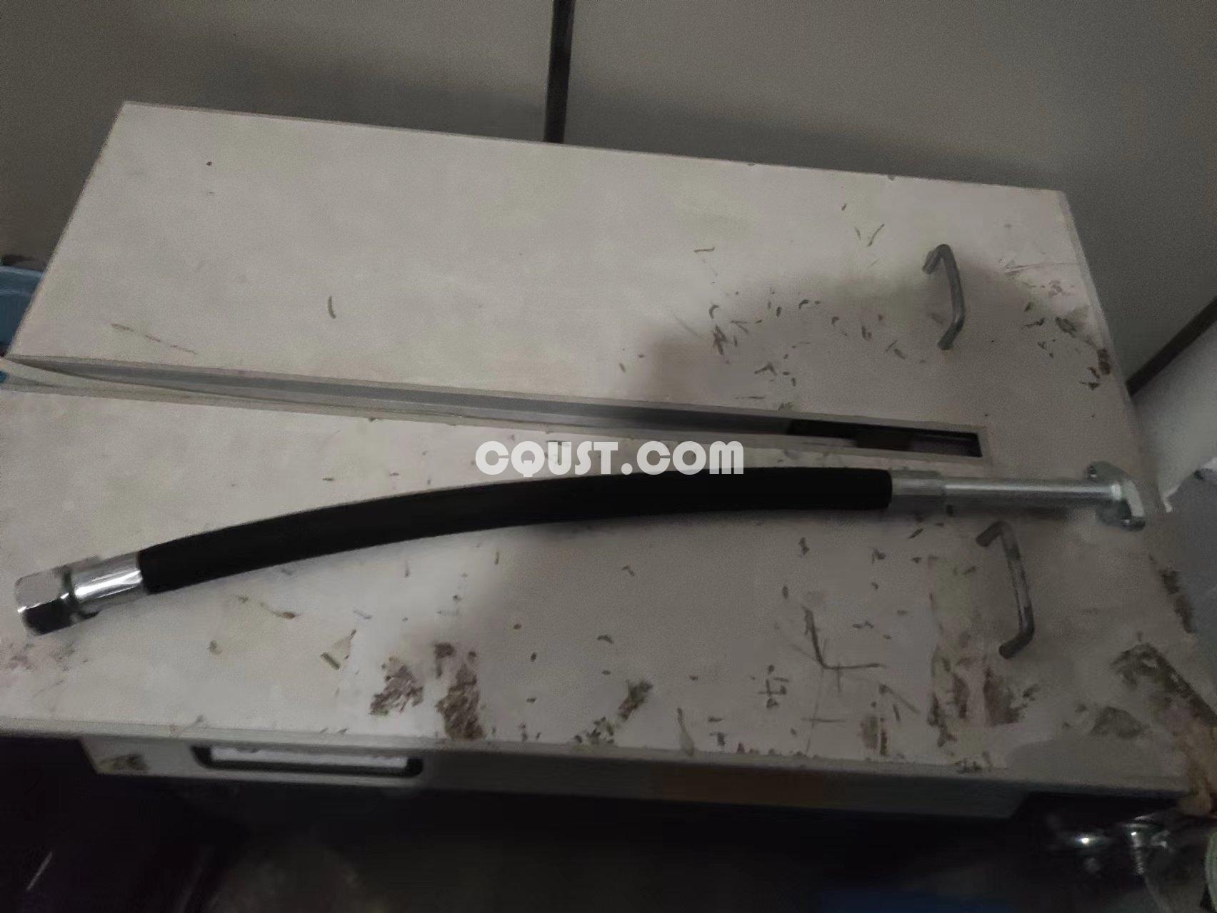 康明斯k19 增压器回油管